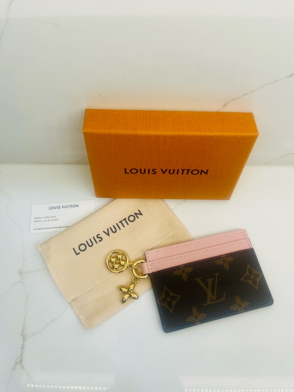 ✨Louis Vuitton LV Charms Card Holder Rose Ballerine Monogram NIB✨ - Picture 4 of 5
